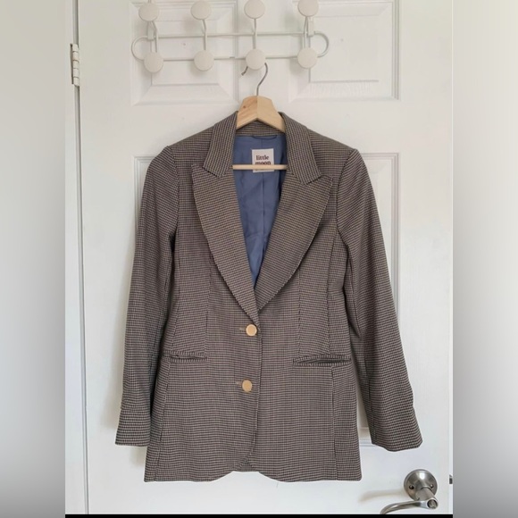 Never Worn: Aritzia Little Moon Blazer - Picture 1 of 4